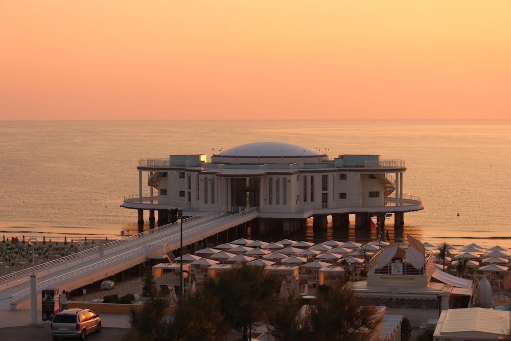 Hotel Cristallo Senigallia Exterior foto
